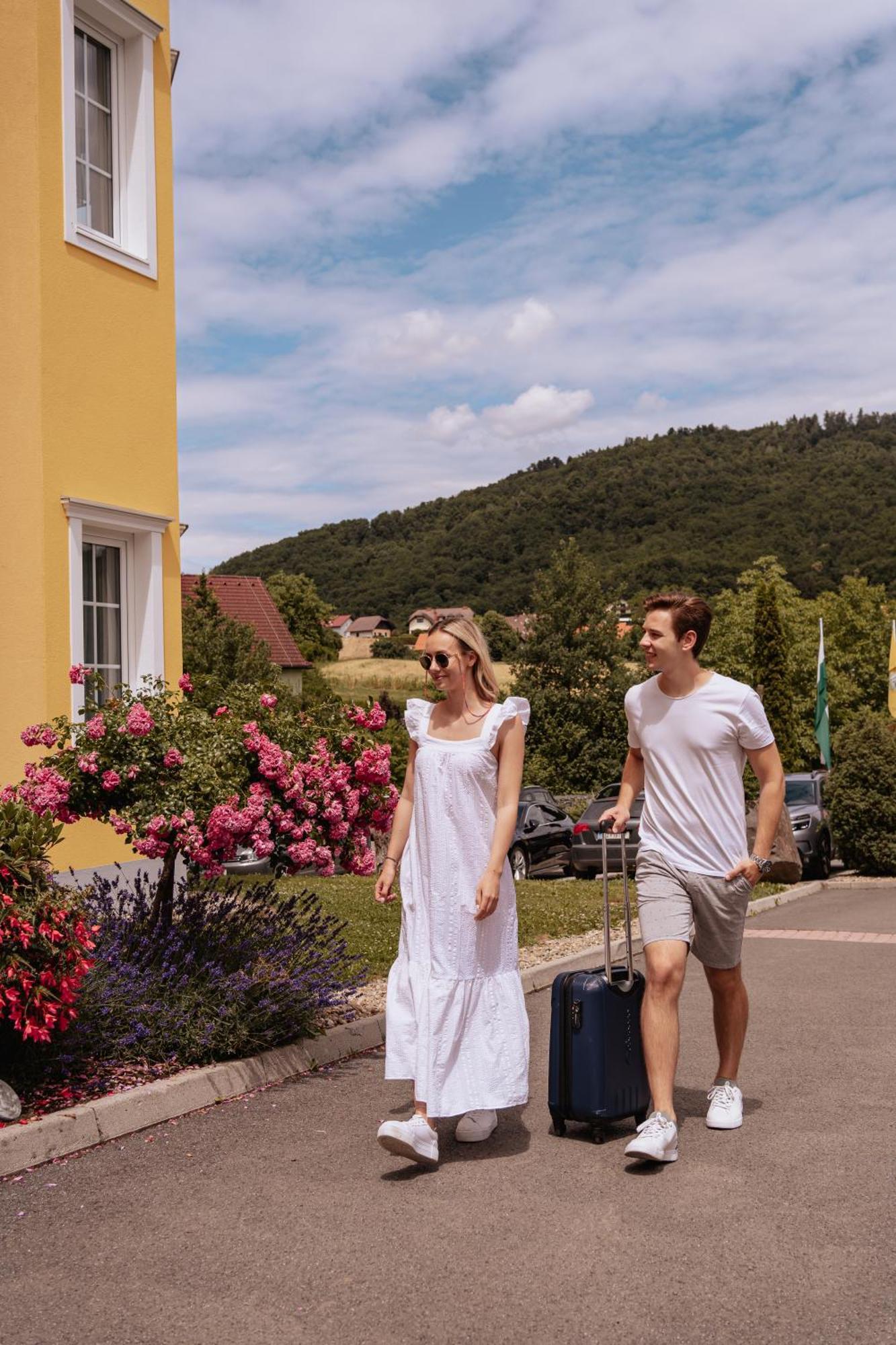 Schloessl Hotel Kindl (Adults Only) Bad Gleichenberg Exterior photo